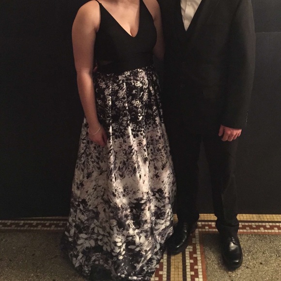 2018 Aqua Dresses Prom Gown - Picture 1 of 2